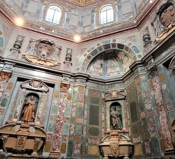 Michelangelo and the Medici: Private Guided Tour of the Medici Chapels & Accademia in Florence