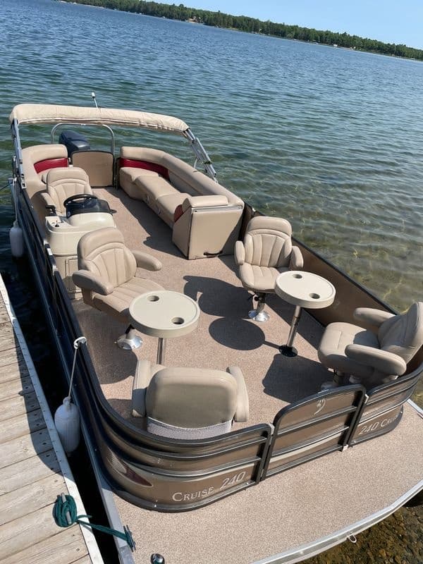 Cruise Leech Lake on a 24' Palm Beach Pontoon in Hackensack
