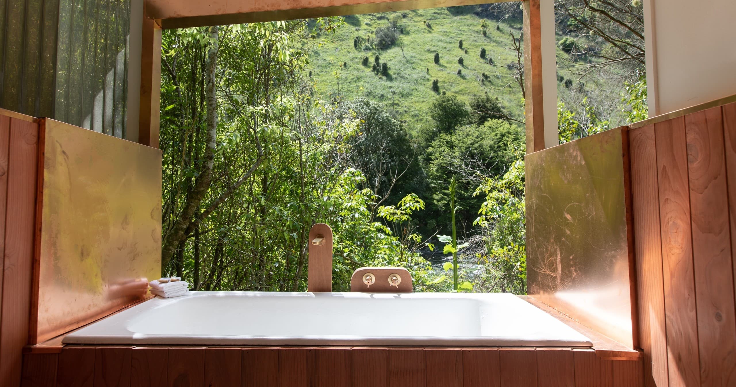 River Valley Ventures: Unique River Lodge Stay in Taihape