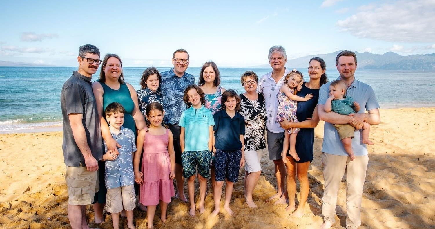 Aloha Lens Signature Package: Lahaina Sunrise & Sunset Family Beach Portraits