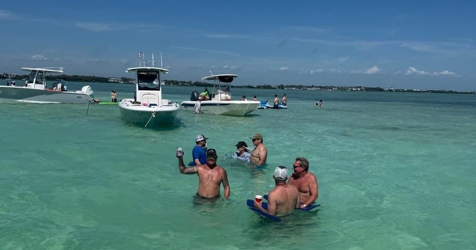Six-Hour Private Charter in Islamorada: Sandbars, Dolphins & Lighthouse Cruises