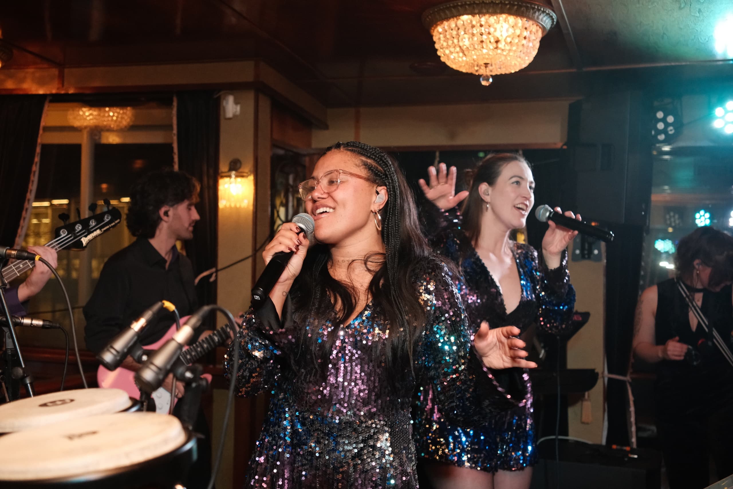 Love & Disco Cruise in Amsterdam: Salonboat Prins van Oranje with Step the Gap photo 2