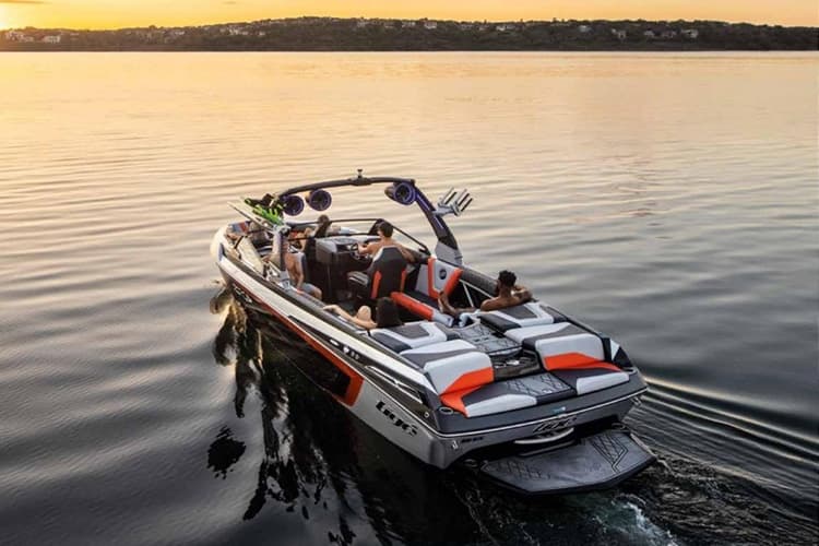 Tige 21 ZX Boat Tour with Kelowna Boat Charters