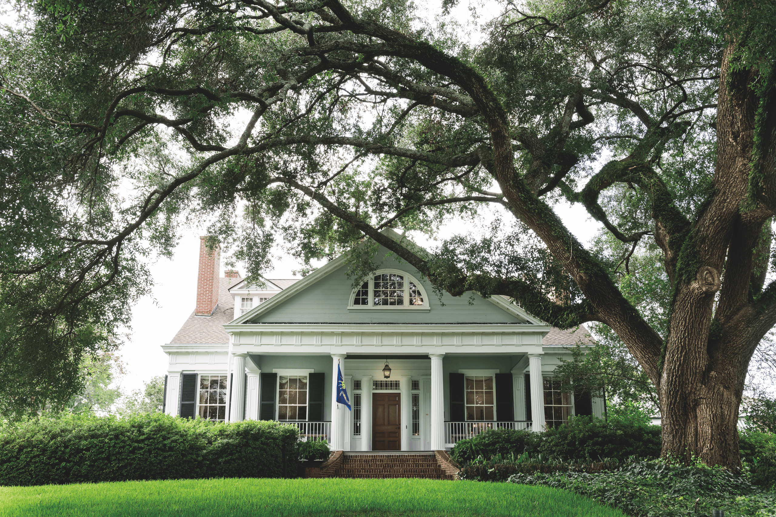 Natchez Pilgrimage Tours: The Burn Home & Garden Experience