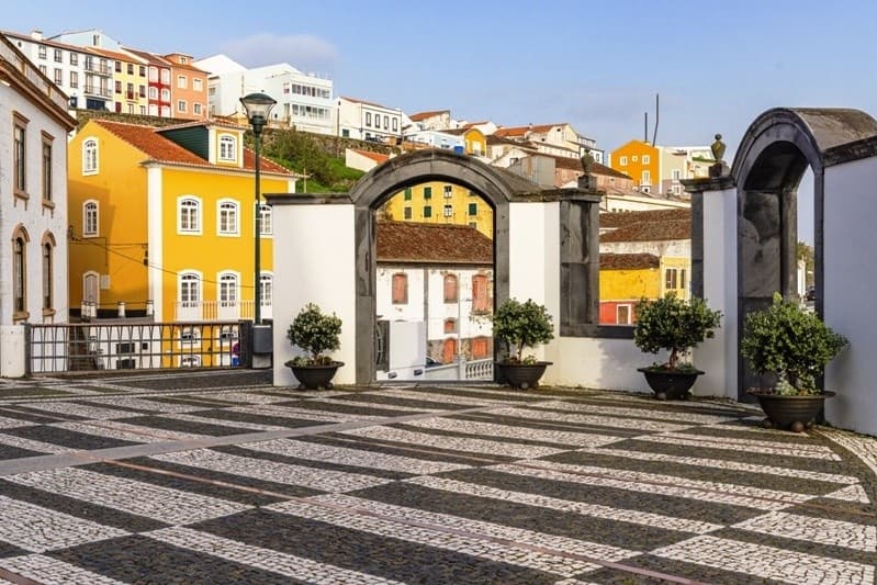 Guided Complete Tour with Azores Reservations Tours in Angra do Heroismo