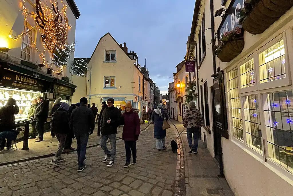Whitby Food Tour: Guided Tasting Walk Through Seaside History