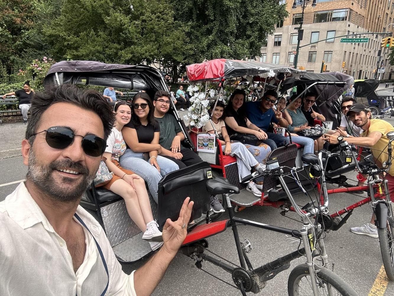 Outdoor City Tour: Elite Pedicab Experience in Central Park