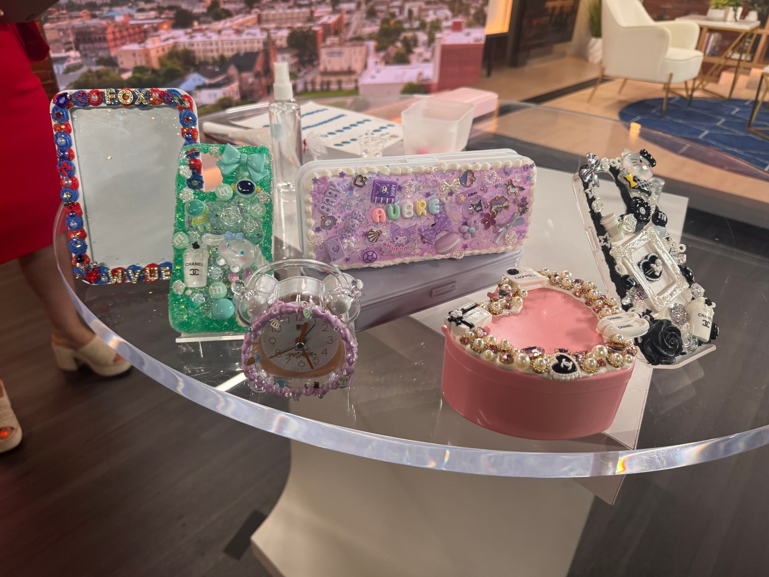 Creative Workshop with Cream Glue & Resin in Your Area