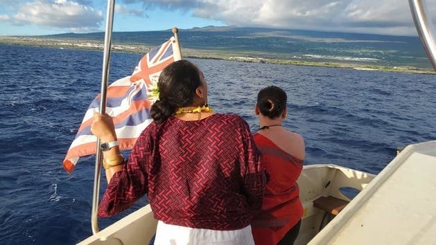 Private Glass-Bottom Boat Tour in Kaiminani, Hawaii