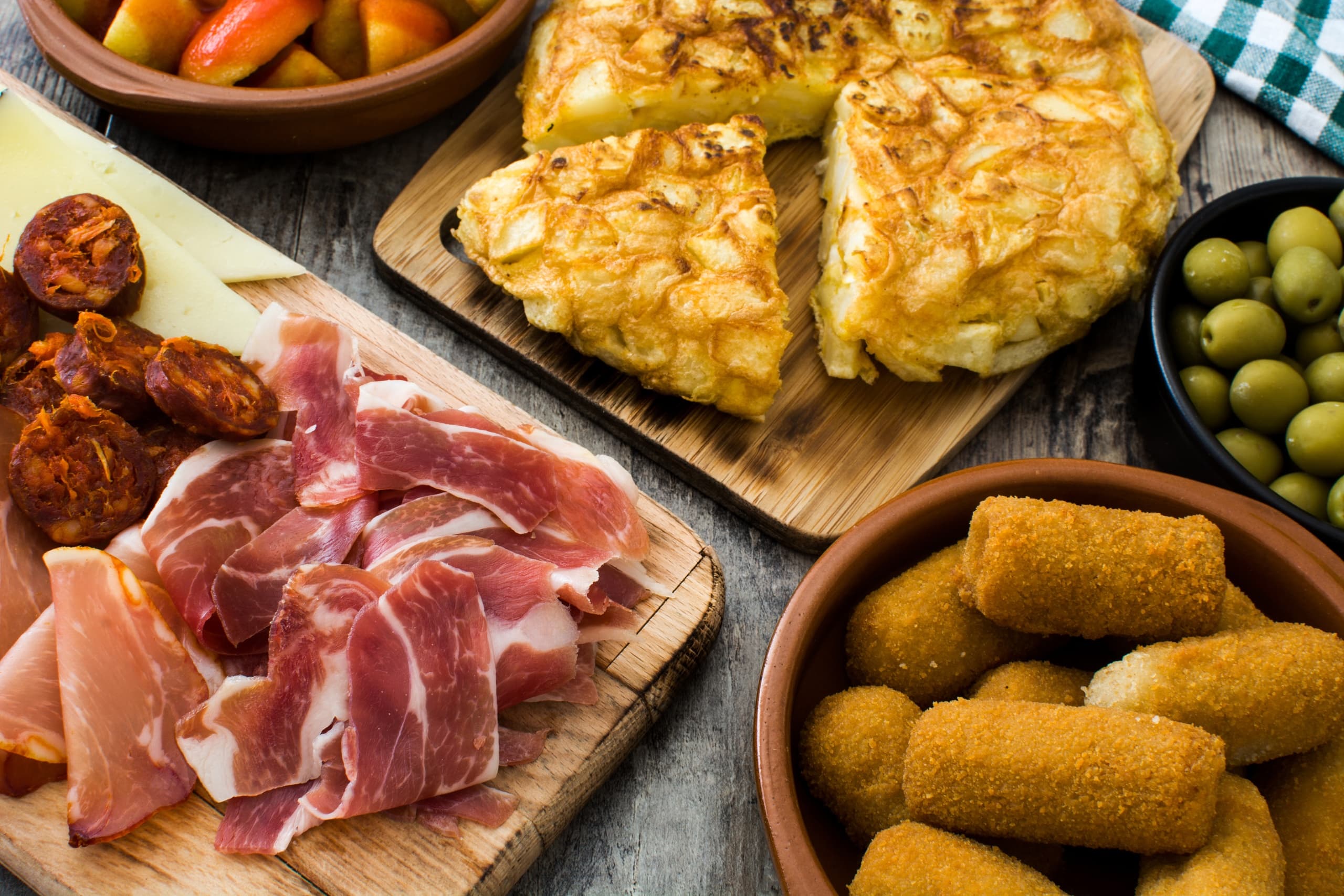 Eat Like a Local: Intimate Tapas Walk in Madrid’s Plaza Mayor