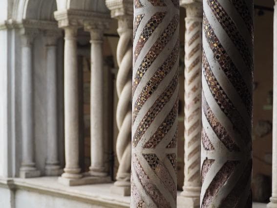 Underground Temples Tour in Rome with Touriks