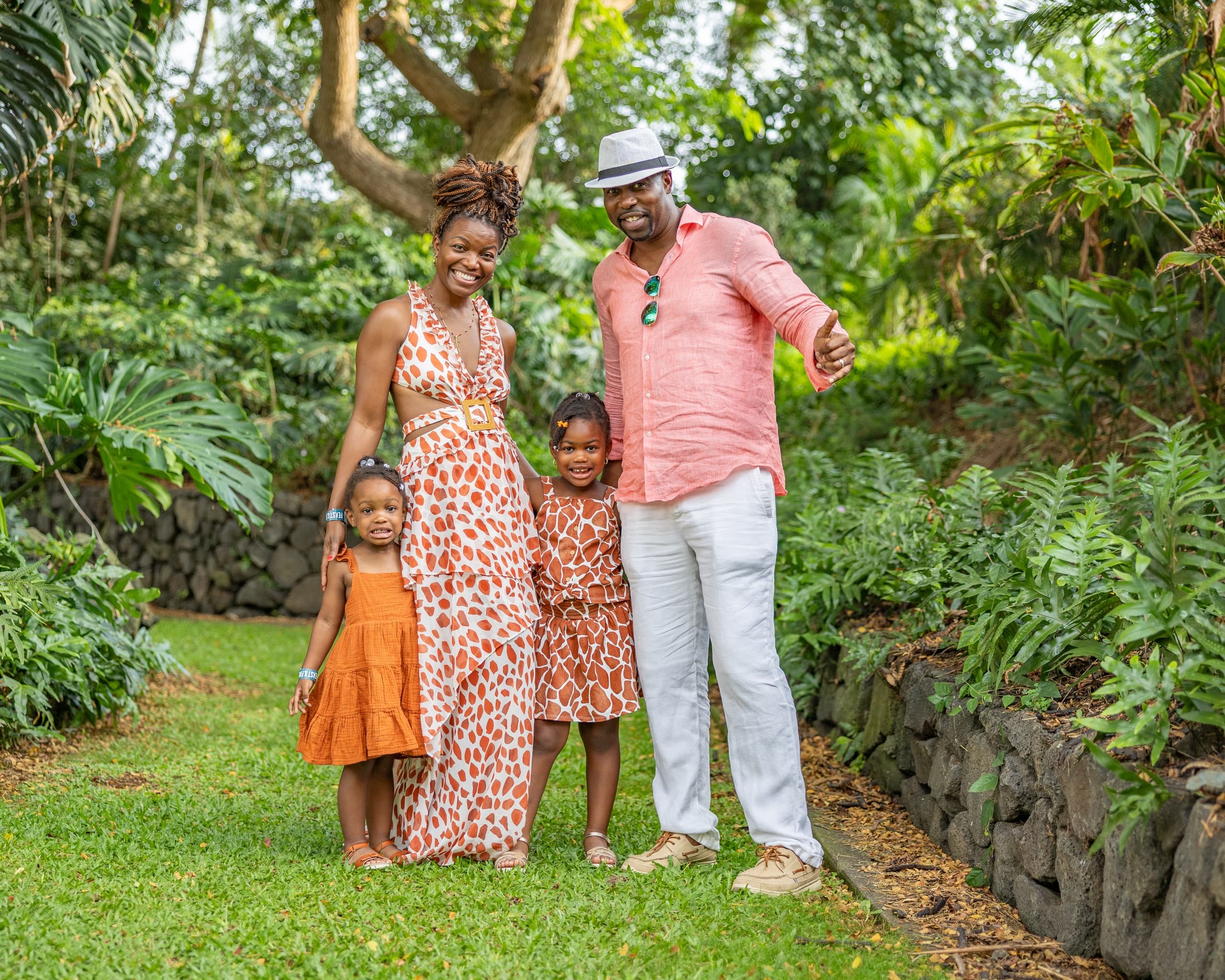 Kona Luau Photo Package: Professional Luau Portraits in Kailua-Kona, Hawaii
