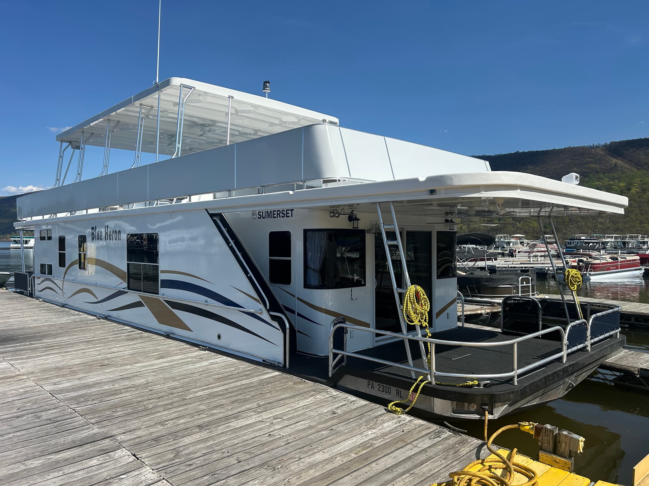 Houseboat Adventure at Seven Points Marina in Hesston