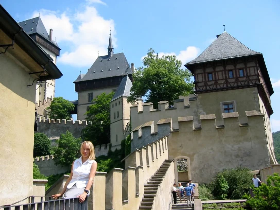 Historical Land Adventure with Karlstejn Castle Tours