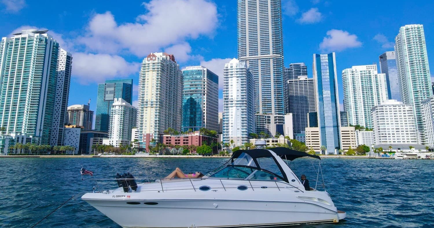 Miami Sightseeing & Beach Boat Tour with Yaju Boat Tours