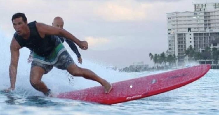 Advanced Longboard Surfing Lesson in Honolulu, Hawaii