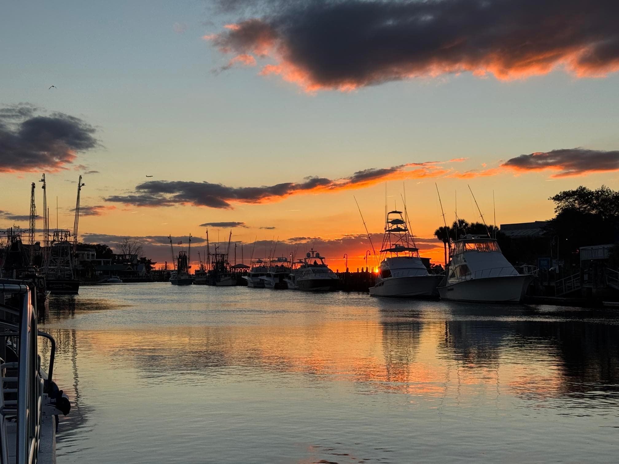 Sunset Boat Tour from Shem Creek: 2-Hour Charleston Harbor Cruise photo 1