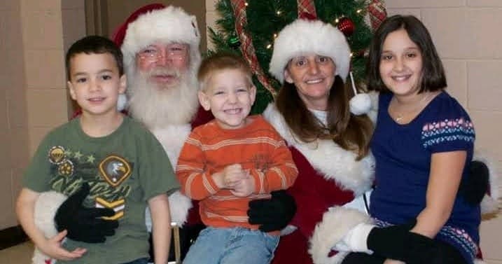 Experience Holiday Magic: Reindeer Farm Tour and Meet Santa Claus in Auburn, Indiana