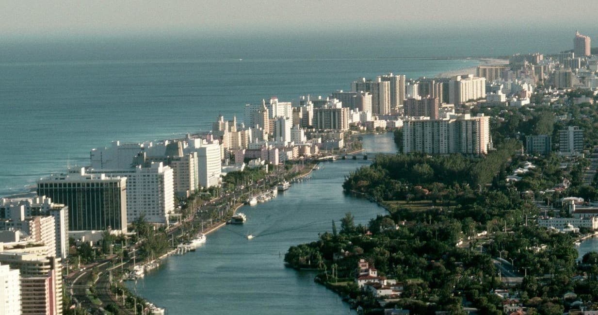 Aerial Adventure in Miami with Florida Helicopter Tour