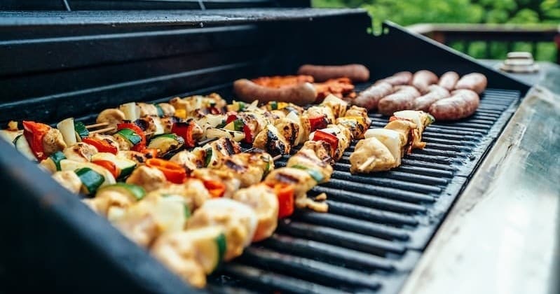Gold Rush BBQ: Classic Outdoor Feast in Fish Camp, CA