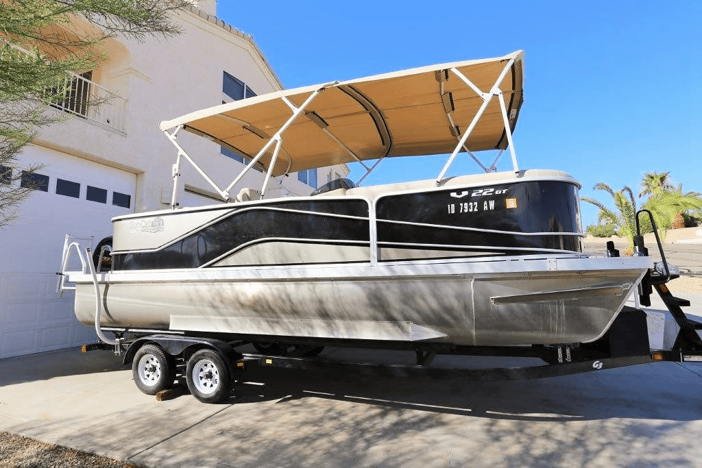 Water Activities with 2018 Suncatcher G3 Rental