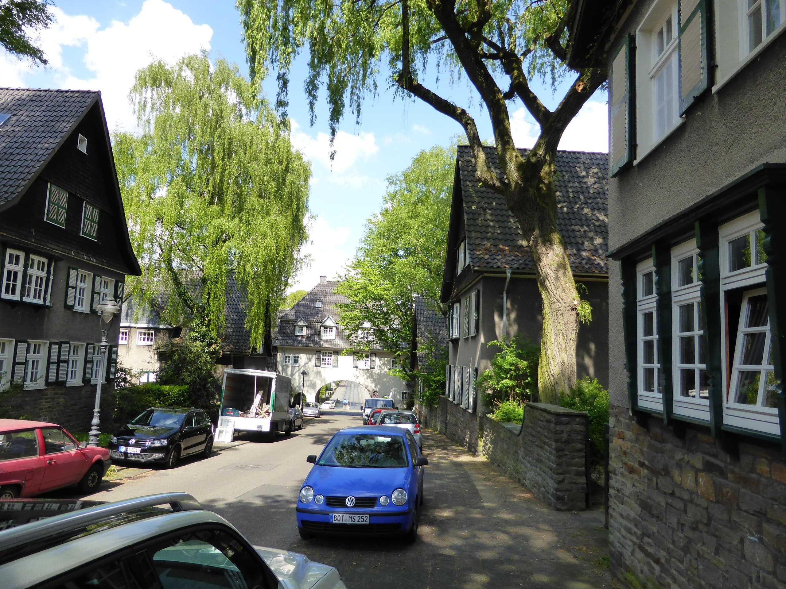 Discover Margarethenhöhe: Guided Tour of Essen's First Garden Suburb photo 2
