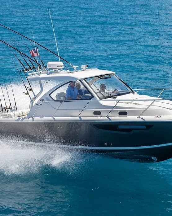 Offshore Fishing in Stuart: Full-Day Pursuit OS 325 Charter from Sandsprit Park