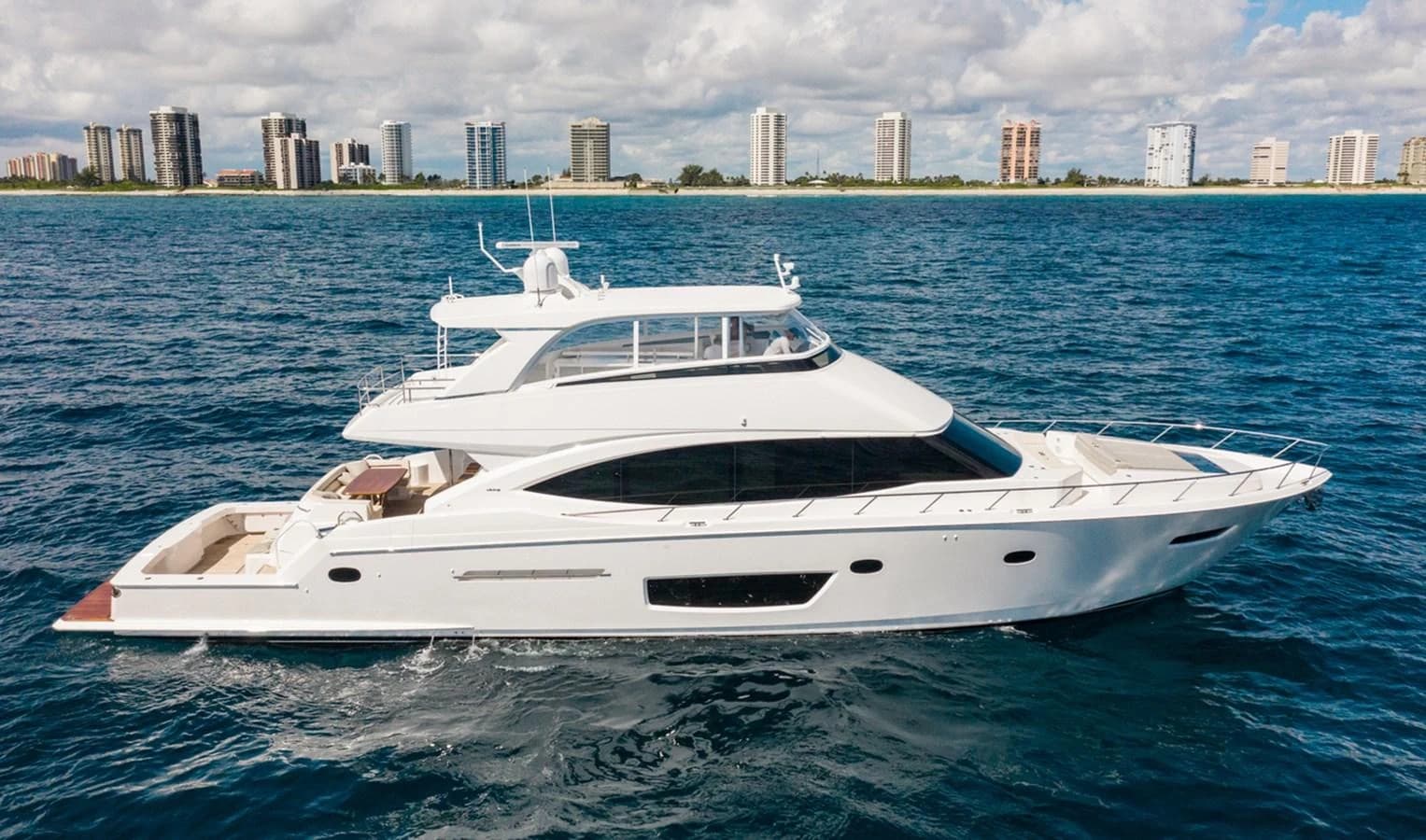 Viking 82' Naples Yacht Charter — Luxury Island Hopping & Sunset Cruises photo 2