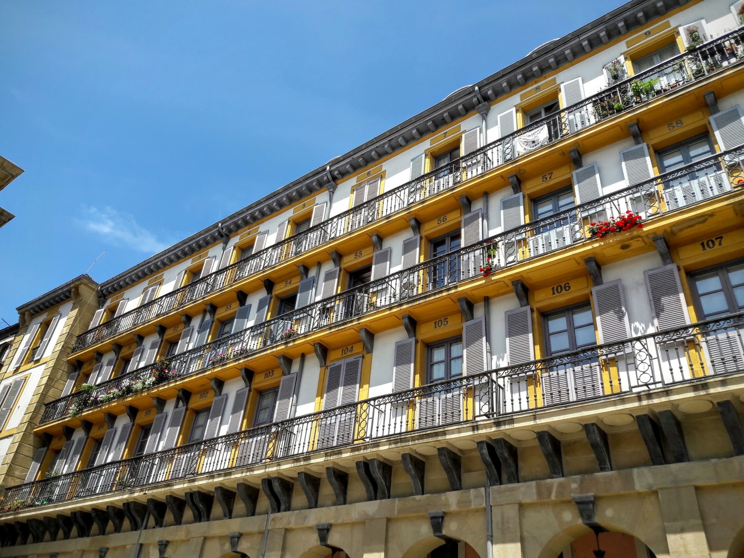 Cultural and Culinary Walking Tours in Donostia