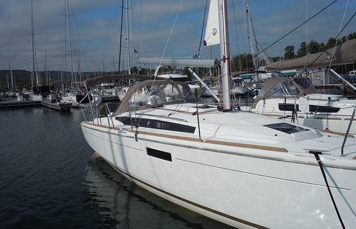 Sailing Adventure with Superior Charters & Yacht Sales in the Coastline