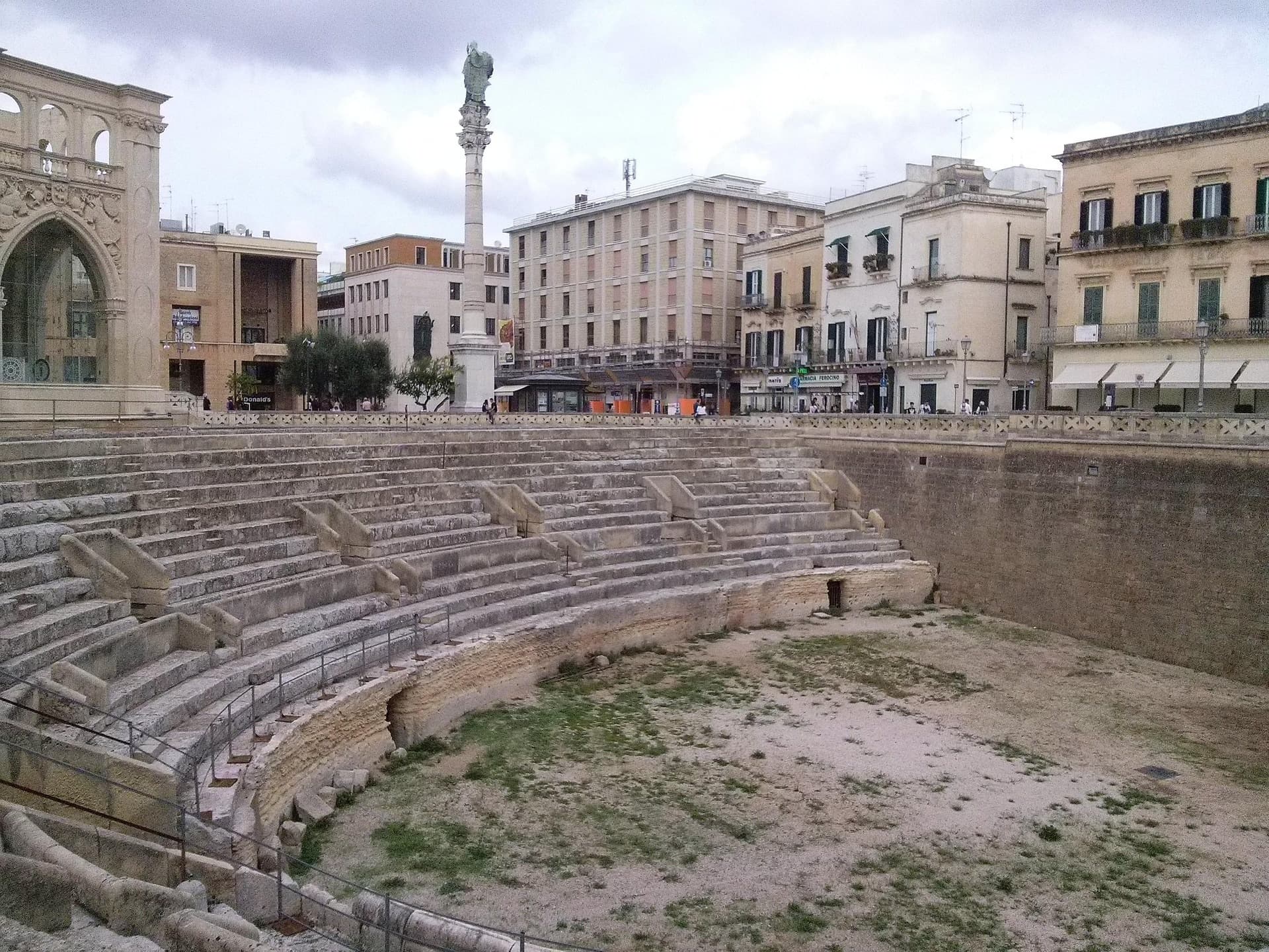 Lecce Baroque Walking Tour and Salento Coastal Boat Ride photo 1