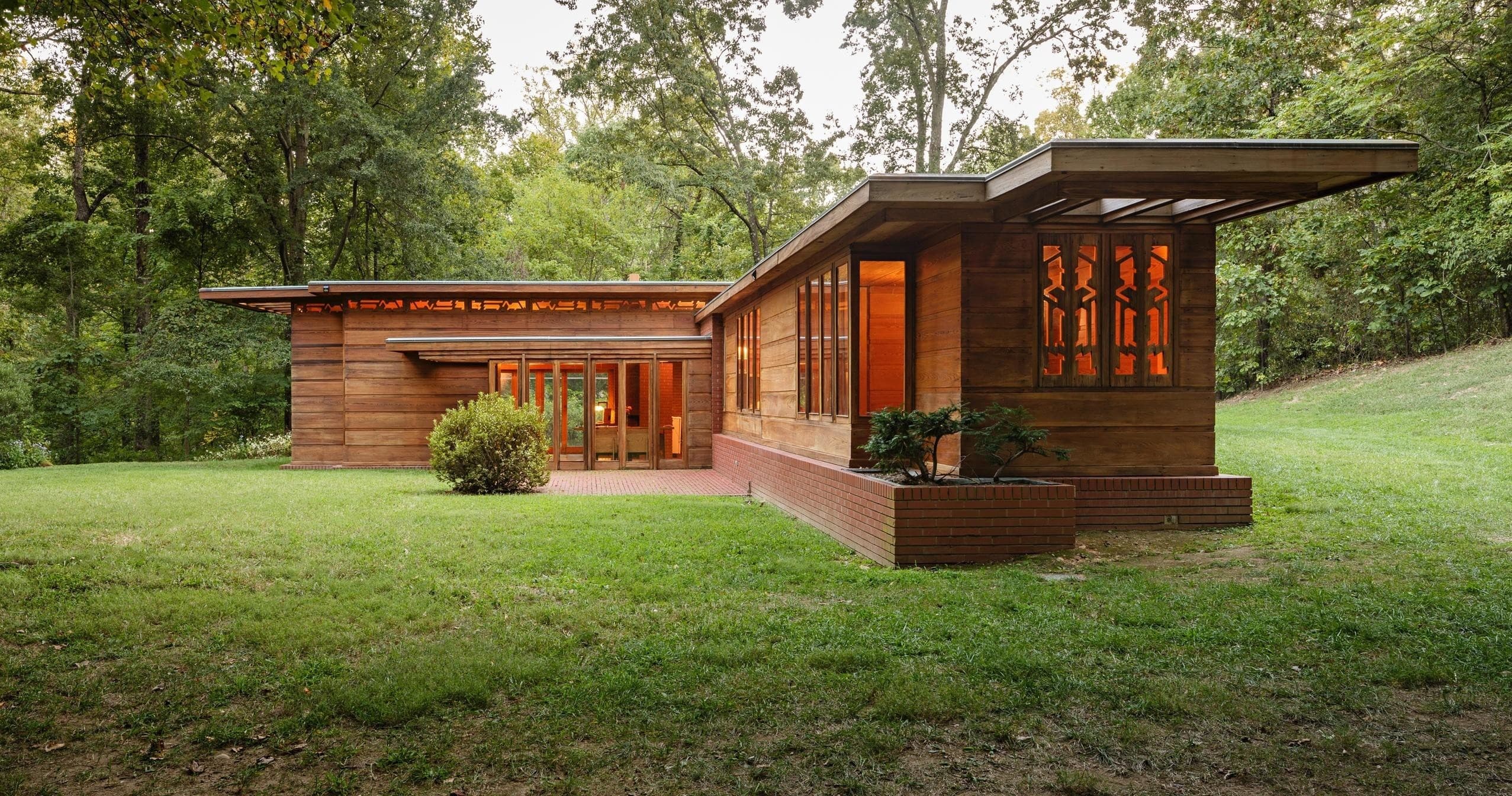 Discover Frank Lloyd Wright’s Usonian Masterpiece: The Pope-Leighey House Tour in Alexandria, VA