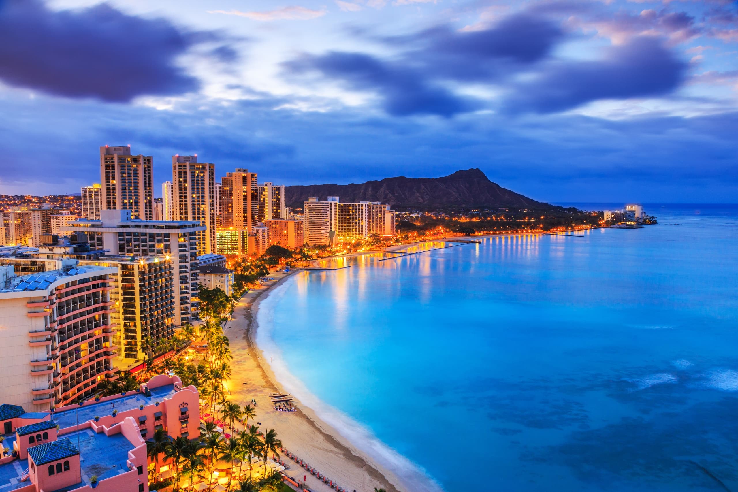 Seamless One-Way Transfer: Honolulu Harbor to Waikiki & Airport