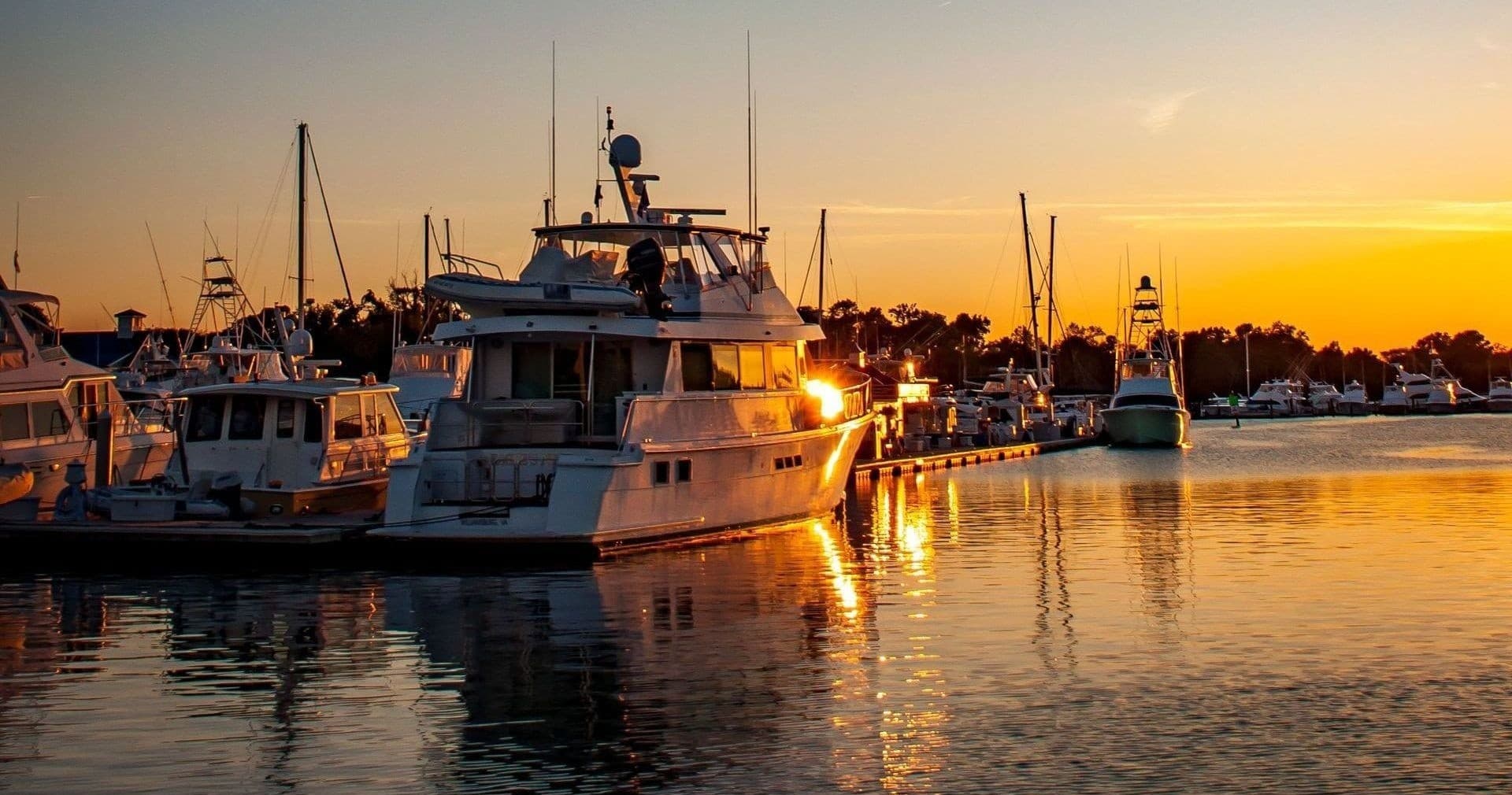Experience the Hampton Sunset Harbor Tour: Scenic Cruise with 400 Years of History
