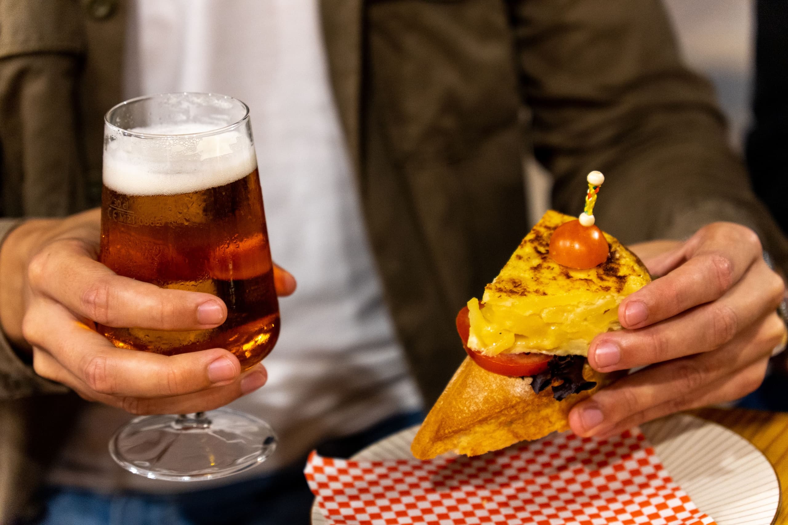 Culinary Outdoor Adventure: Palma de Mallorca Tapas & Wine Tour
