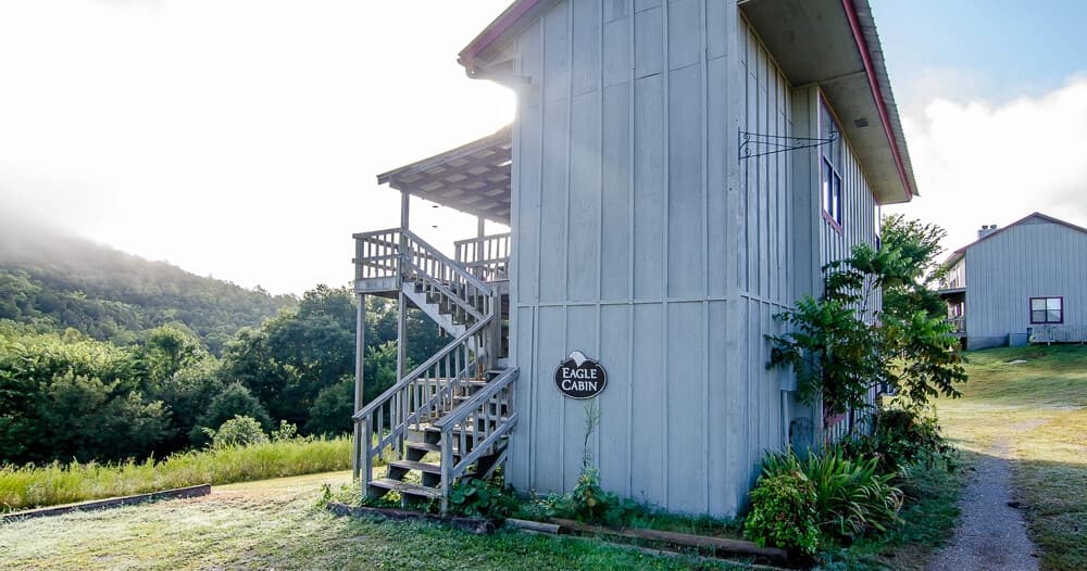 Eagle Cabin: Riverside Ozark Retreat for Kayaking, Fishing & Quiet Stays