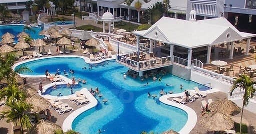 Private Transfers from MBJ Airport by Scott's Transport & Tours JA