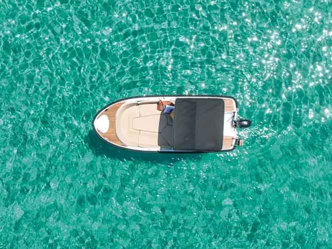 Marlux 500 II: Private No License Boat Rental in Playa Blanca, Lanzarote