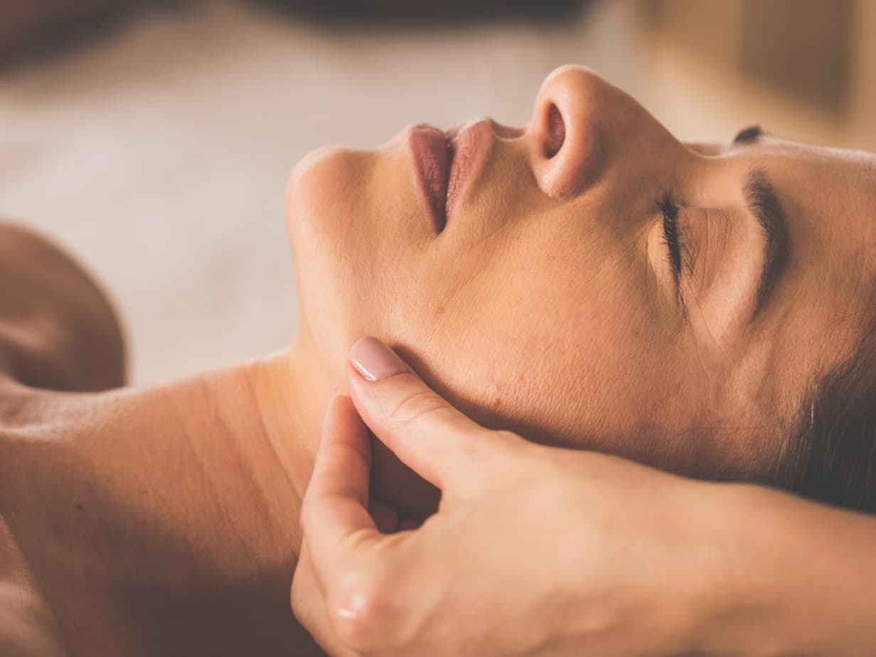 Reiki Healing Sessions at Maycroft Retreat, Path of Condie