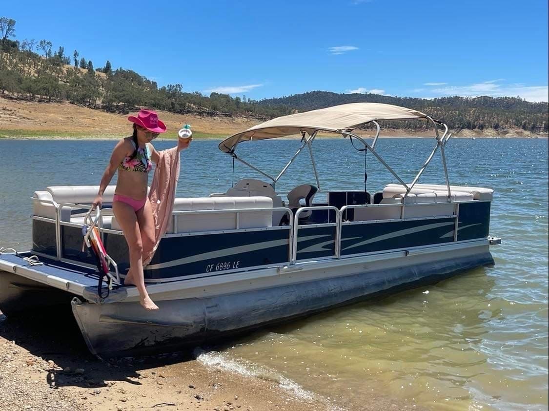 12 Person Pontoon Adventure on Lake Nacimiento, California
