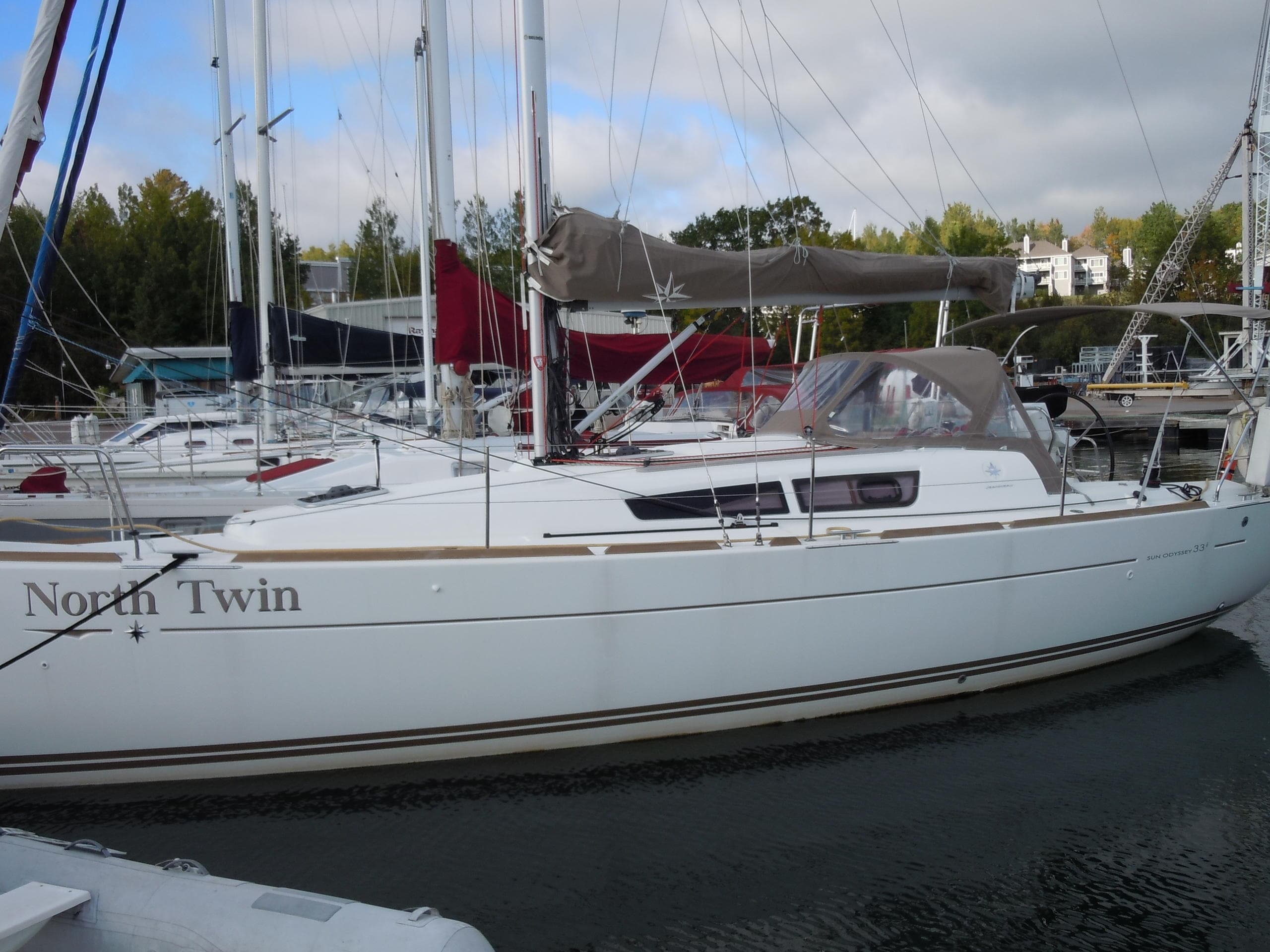 Sailing Adventures on Lake Superior with North Twin