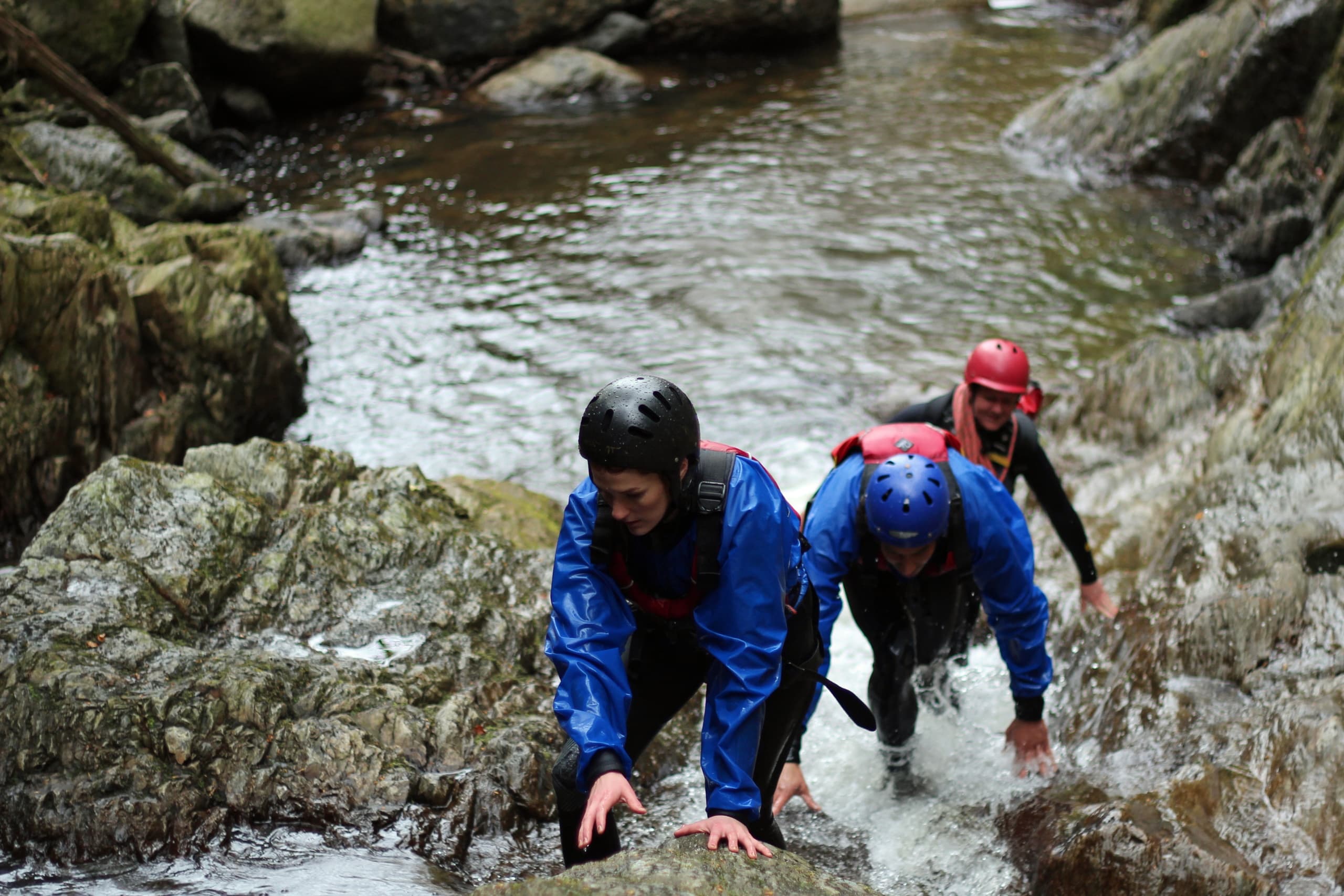 Afon Ddu Gorge Scrambling: 3-Hour Guided Adventure in Dolgarrog, Wales