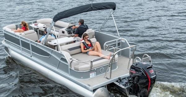 Ottawa River Pontoon Rentals at Port of Call Marina