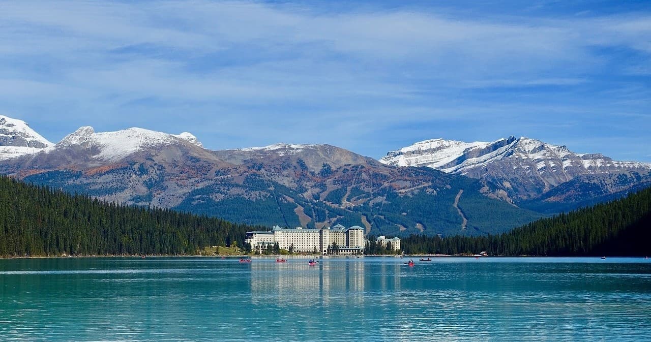 Luxury Private Transfers with Alberta Blue Sky Tours from Calgary