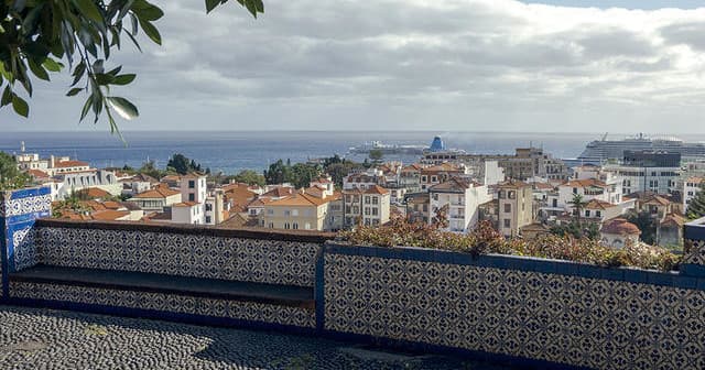 Funchal Walking Tour with Madeiran Heritage