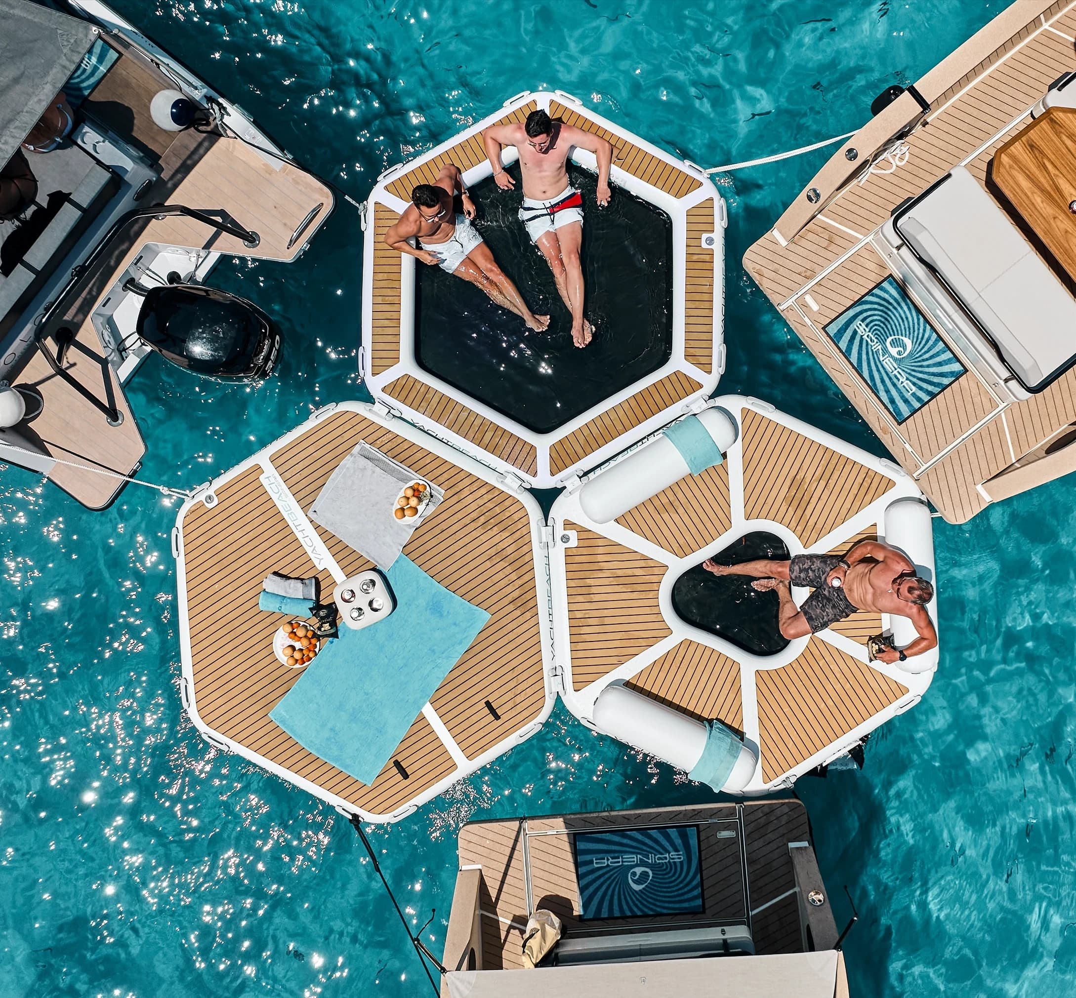 Yachtbeach Party Zone Floating Hexplatform in Fort Myers Beach