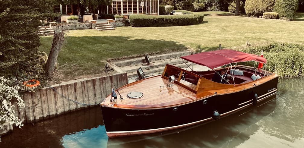 Cruise Casino Royale: Vintage 1930s Electric Launch on Windsor Waterways