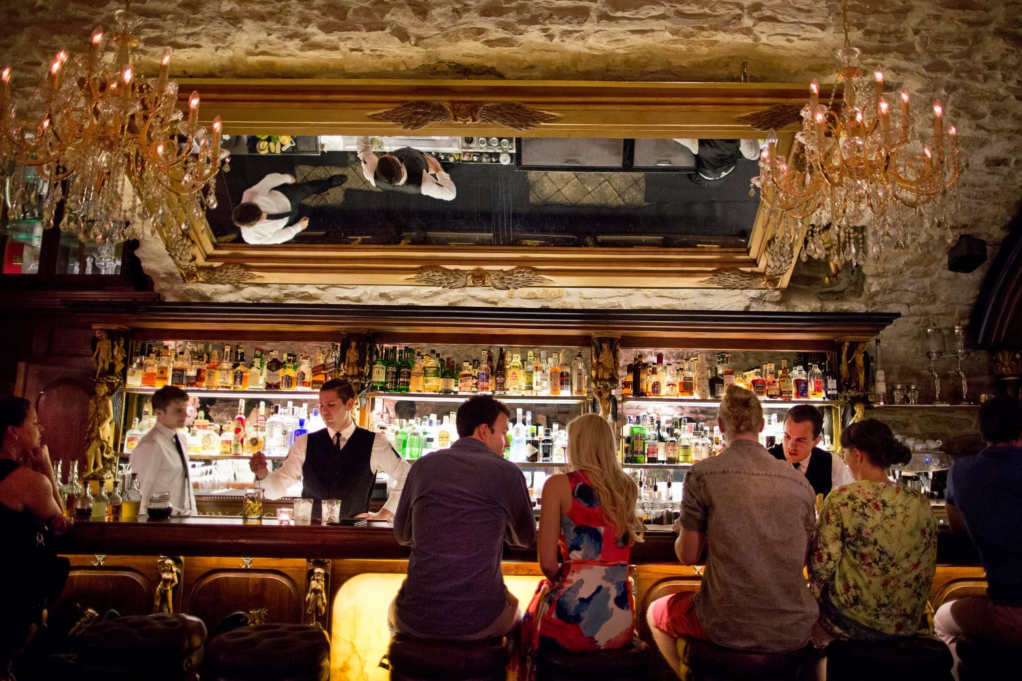 Prague Nightlife by Limousine: A Tour of Exclusive Cocktail Bars