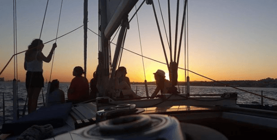 Sunset Boat Tour on Rio Tejo with Breeze Passion