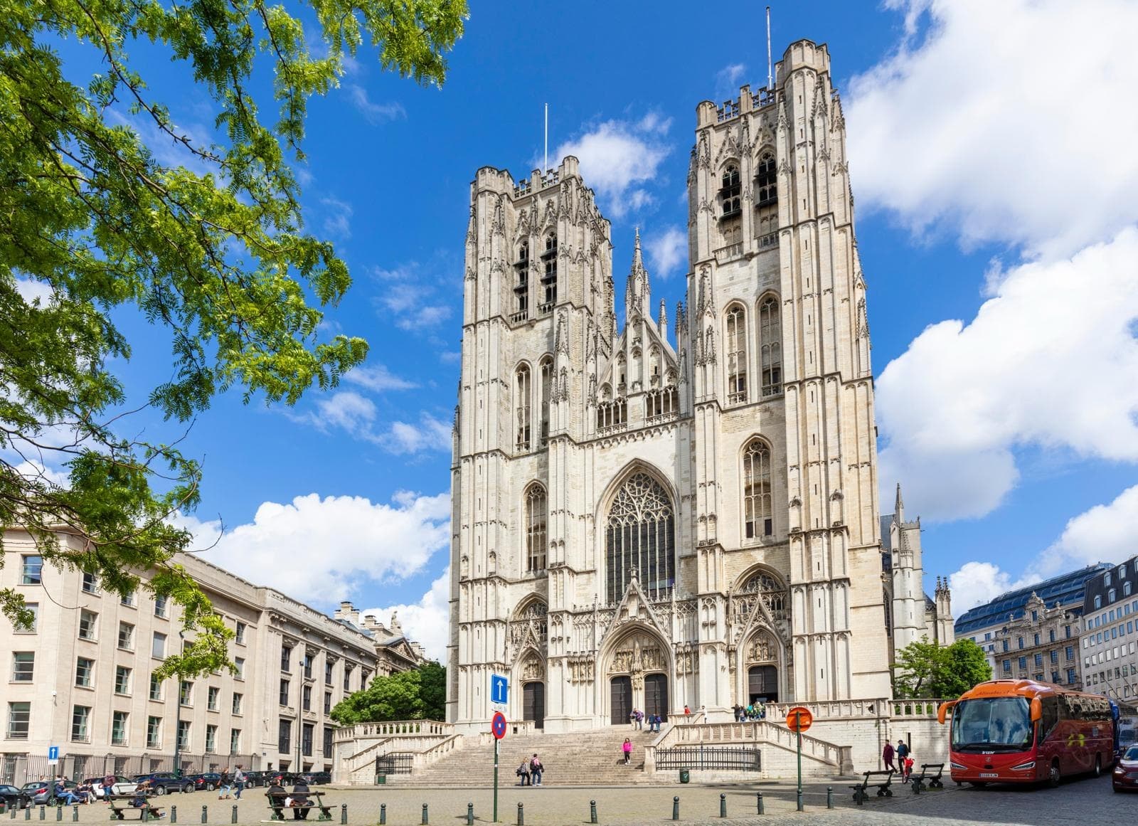 Explore Brussels Cathedral: 1-Hour Guided Tour of Cathédrale Saints-Michel-et-Gudule photo 2
